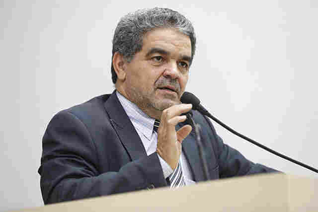 Aélcio da TV propõe lei que proíbe comércio de produtos que contenham amianto