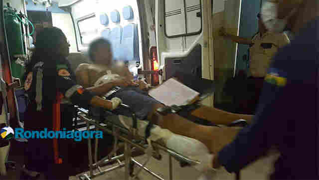 Vítima não reage, entrega celular a bandido e mesmo assim é esfaqueado