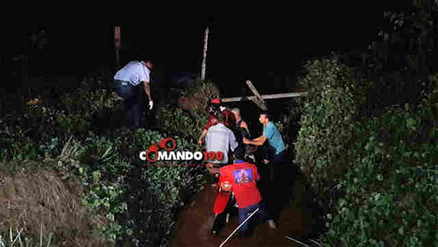 Jovem morre após perder controle da moto e cair em bueiro em Ji-Paraná