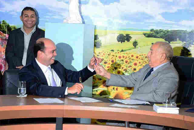 Ex-governador do Tocantins é preso em operação contra fraudes em licitações