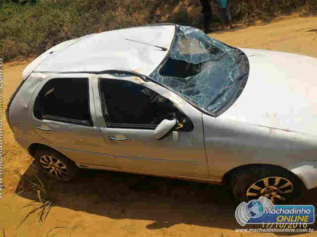 Quatro pessoas da mesma família ficam feridas em acidente de trânsito