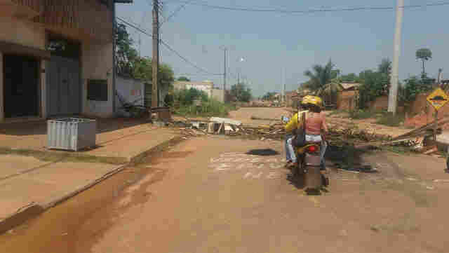Protestos seguem no Lagoinha; Raimundo Cantuária e Alexandre Guimarães têm bloqueio