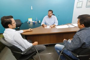 Deputado Jean Oliveira recebe visita do vice-prefeito eleito de Candeias do Jamarí