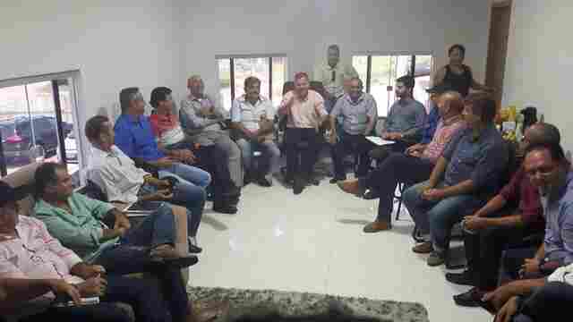 Lúcio Mosquini recebe governador e 12 prefeitos eleitos da região central