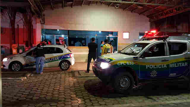 Homem é baleado após briga em distribuidora