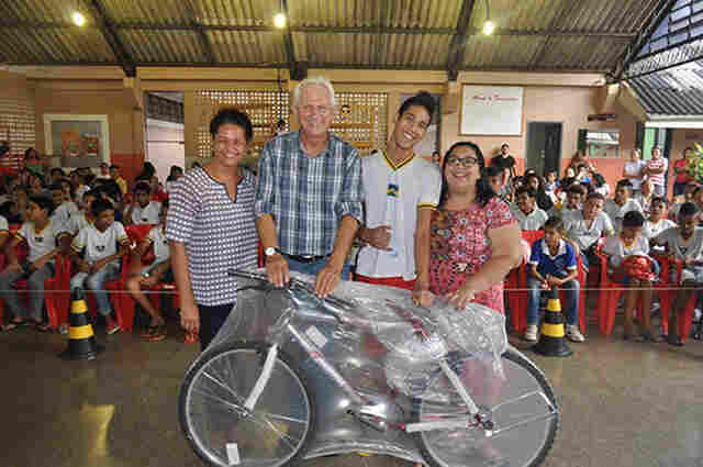 Deputado Airton leva programação cultural e palestras educativas para a Escola São Sebastião