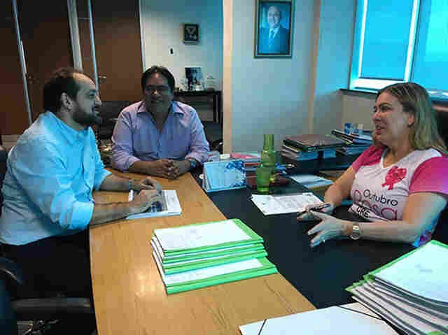 Laerte garante com Seduc retomada do transporte escolar em Alvorada