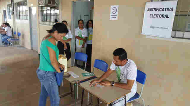 Eleitor fora do domicílio eleitoral deve justificar o voto