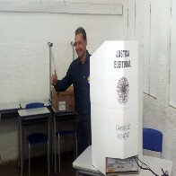 Vídeo: Hildon vota com a certeza de que comandará a grande mudança