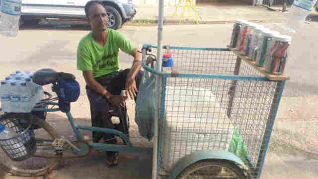 Ambulantes aproveitam 2º turno para faturar dinheiro extra em Porto Velho