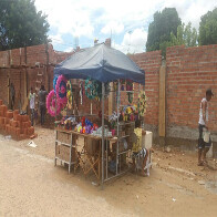 Ambulantes apostam na venda de velas e flores em cemitérios de Porto Velho