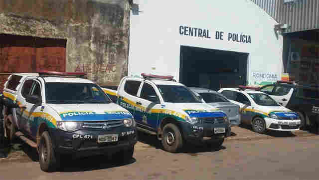 Armado, homem ameaça ex-esposa para ela não comparecer a audiência na Delegacia da Mulher