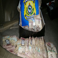 PRF detém dois homens com 170.000 bolívares venezuelanos