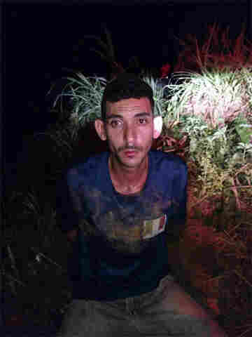 Foragido da Colônia Agrícola Penal é preso com moto roubada