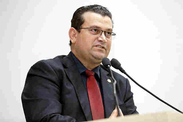 Ezequiel Júnior quer proibição de cobrança do ICMS a igrejas e templos religiosos