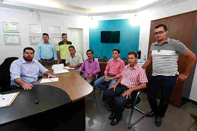 Jean Oliveira recebe vice-prefeito e vereadores eleitos de Novo Horizonte