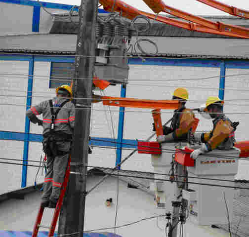 Moradores de Porto Velho reclamam de prejuízos com constantes quedas de energia