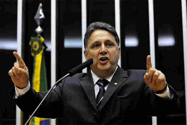 Polícia Federal prende ex-governador do Rio, Anthony Garotinho