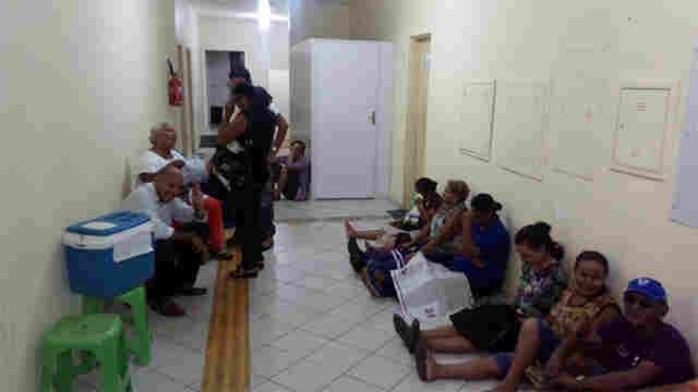 Após ocupação da prefeitura, Nazif recebe sindicatos e diz não pagar abono por medo