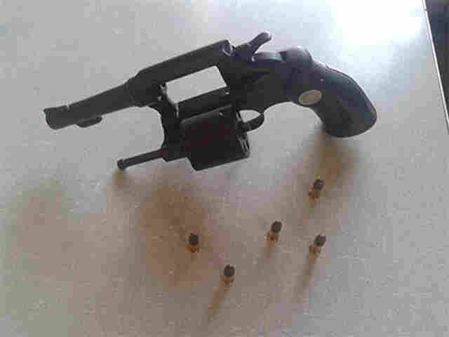 Jovem é preso com arma de fogo e 51 munições de calibre 22