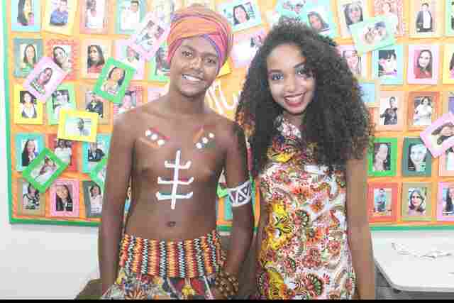 Escola organiza desfile para lembrar Dia Nacional da Consciência Negra