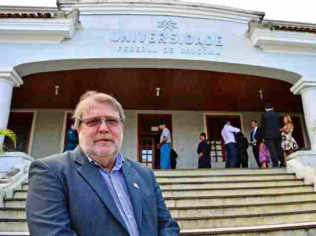 Temer confirma Ari Ott como reitor da UNIR