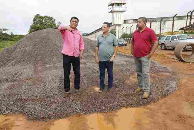 Maurão de Carvalho conhece funcionamento da Fazenda Futuro