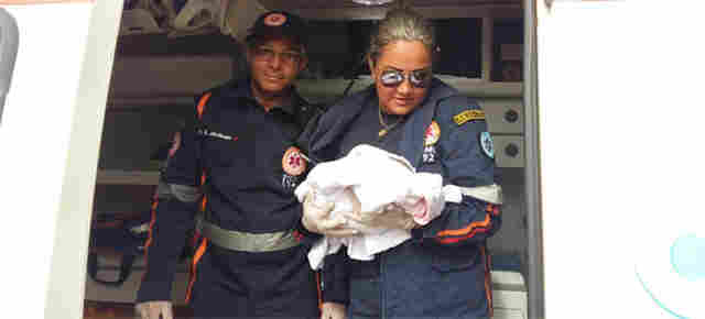 Equipe do Samu realiza parto de adolescente de 17 anos em casa