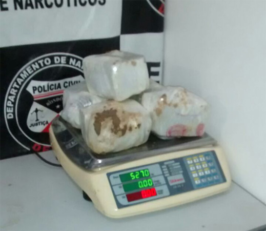 Polícia prende jovem com quase 10 quilos de maconha da Zona Norte