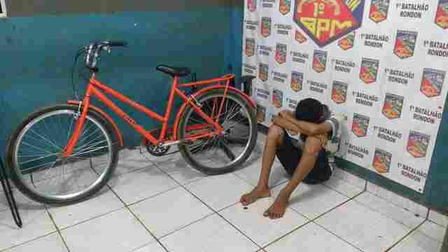 Jovem rouba bicicleta e vai parar na Central de Flagrantes da capital
