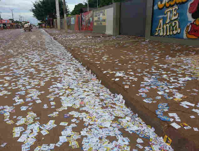 PT é condenado a pagar danos morais coletivos por espalhar santinhos nas eleições