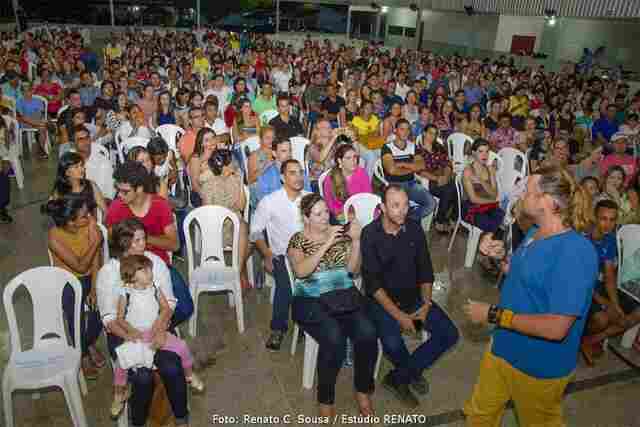Richard Rasmussen visita faculdade Uneouro