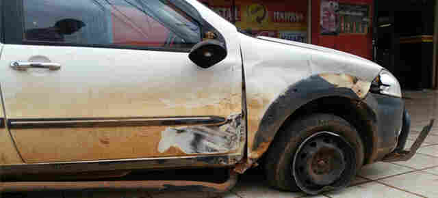 Embriagado, jovem causa acidente envolvendo quatro veículos; após perseguição três foram presos