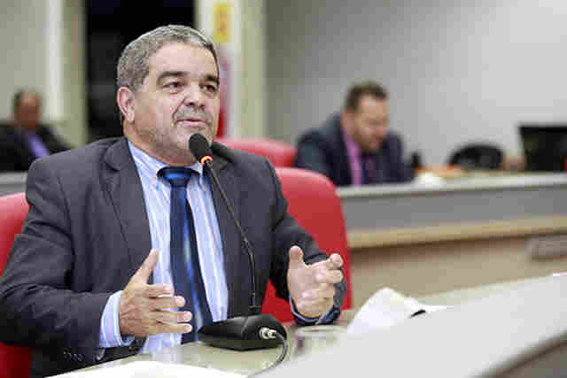 Aélcio da TV quer voto de louvor para Escola Bela Vista