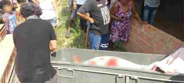 Homem é morto a facadas na Zona Leste; arma do crime foi deixada na casa