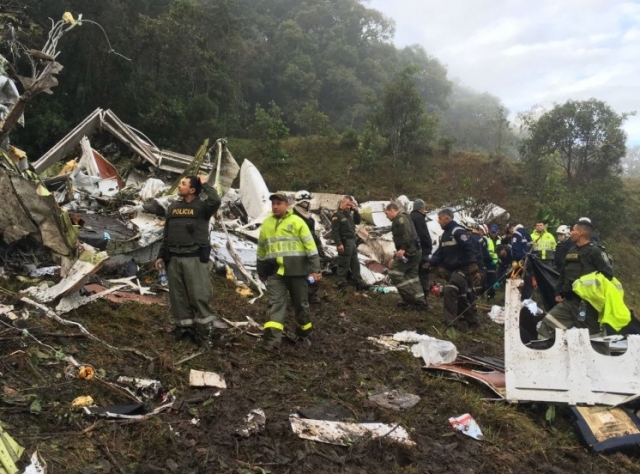 Confira vídeo e fotos: Jornal colombiano chega ao local do acidente