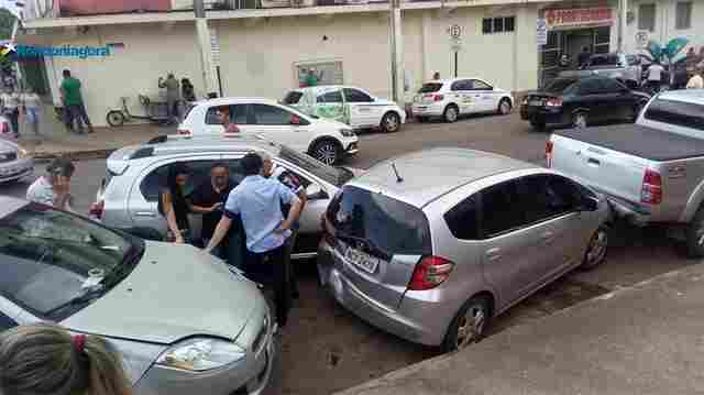 Acidente envolve quatro veículos no centro da capital