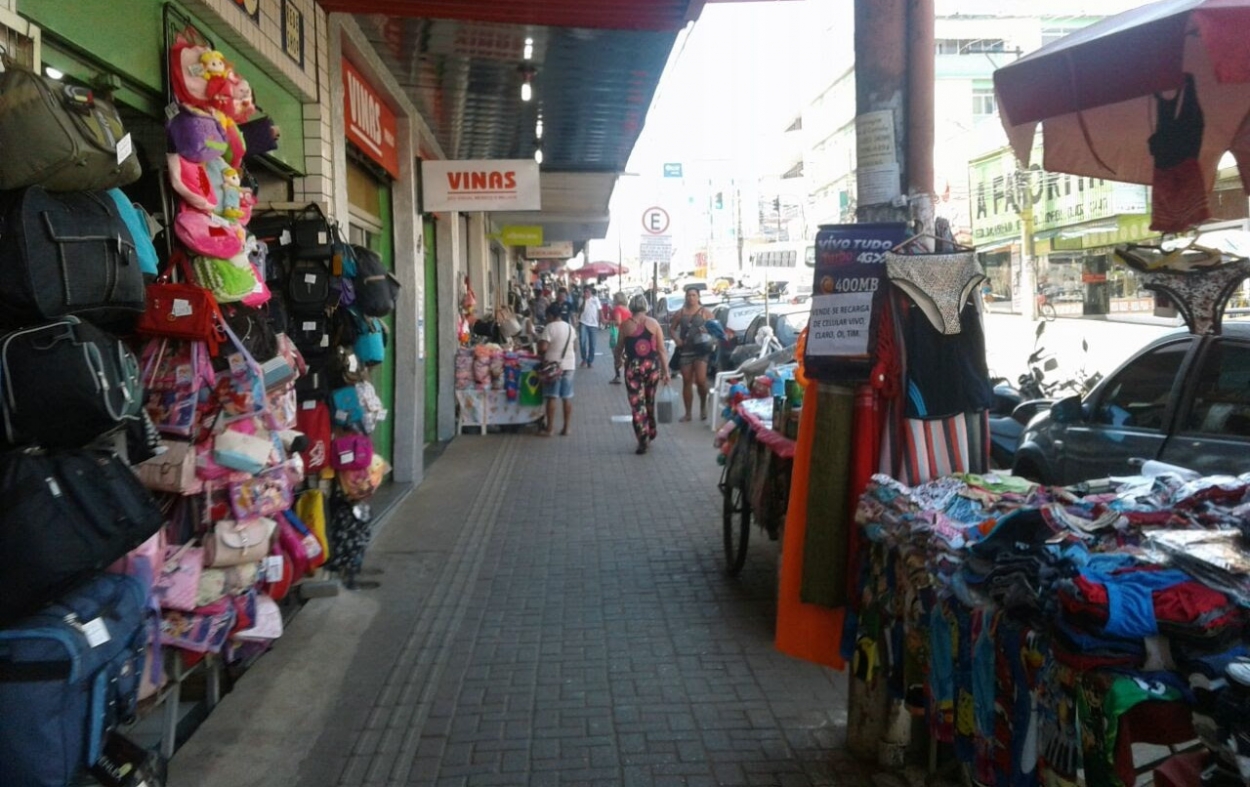 Lojistas fecham Avenida Jatuarana para atrair clientes e alavancar as vendas de Natal