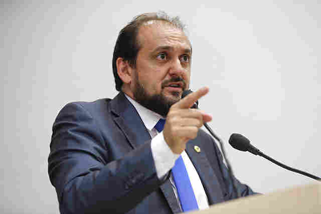 Laerte informa que cinco empresas estão habilitadas para construir ponte em Ji-Paraná