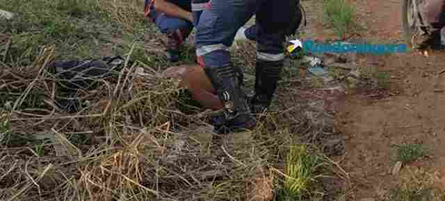 Suspeito de ter matado morador de invasão se entrega e alega legítima defesa