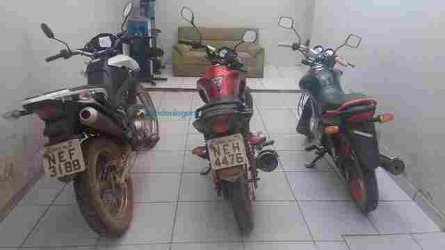 Dupla é presa com motos roubadas no distrito da capital