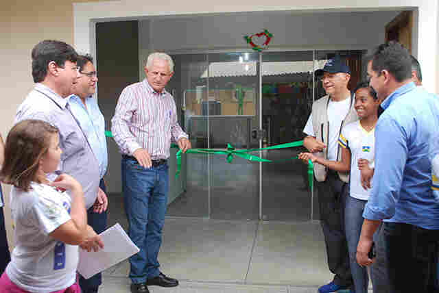 Deputado Airton participa da entrega de biblioteca para comunidade escolar