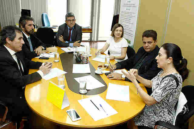 Comissão comunica a Raupp e Marinha que Transposição está garantida para 7 mil servidores até 2017