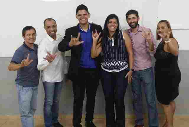 Acadêmico surdo do curso de Pedagogia da Uneouro tira nota máxima em TCC