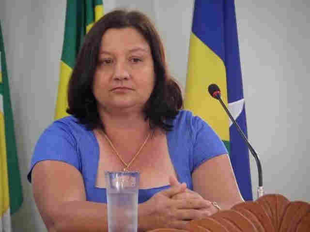 TJRO absolve prefeita condenada por demitir servidores concursados