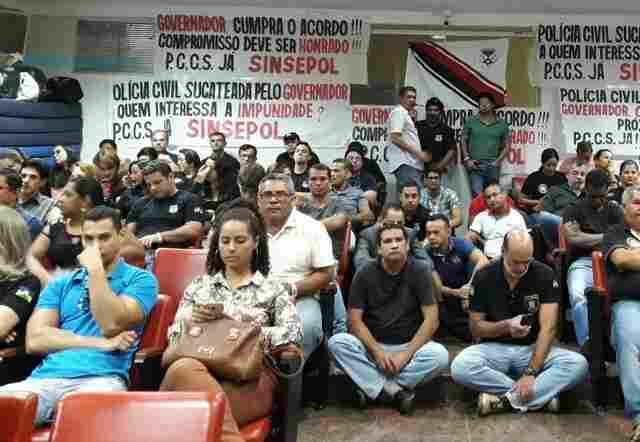 Após negativa do Governo, policiais civis pressionam deputados e buscam acordo