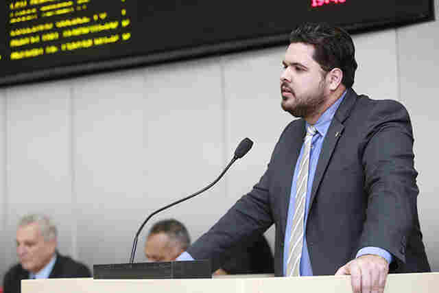 Jean Oliveira lamenta a morte do jornalista e empresário Phelippe Daou