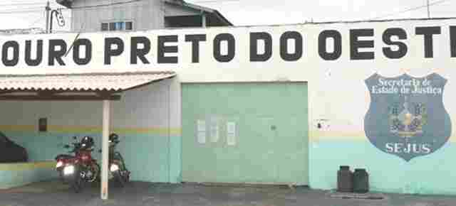 Homem é esfaqueado ao tentar defender filho vítima de homofobia e agressão