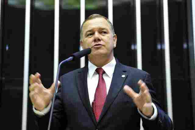 Deputado Lúcio Mosquini: seguradoras terão prazo fixo para pagar danos