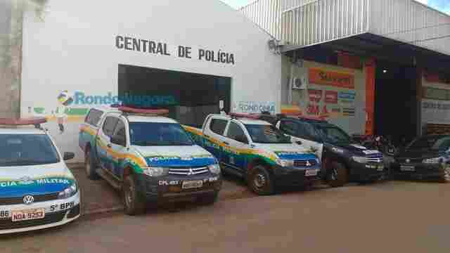 Após perseguição, dupla é detida por roubo a celular